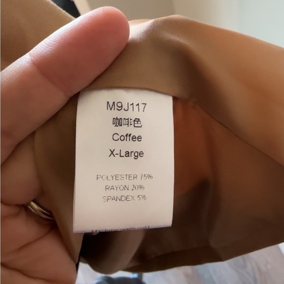 Women's Long Tan Blazer NWOT - Picture 2 of 4